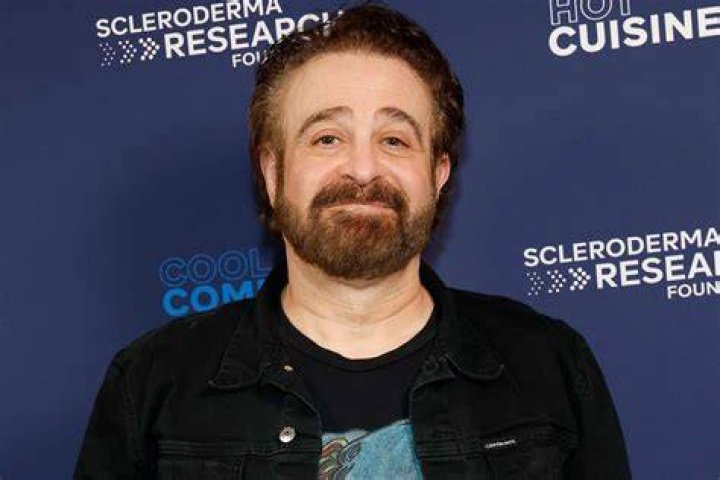 Adam Duritz: dating, net worth, tattoos, smoking & body facts