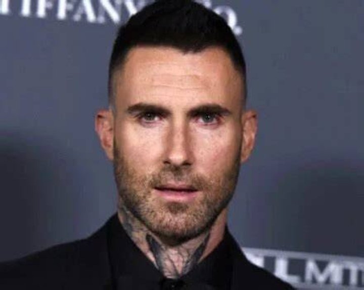 Adam Levine Bio, Wiki, Age, Height, Weight, Net Worth, Facts