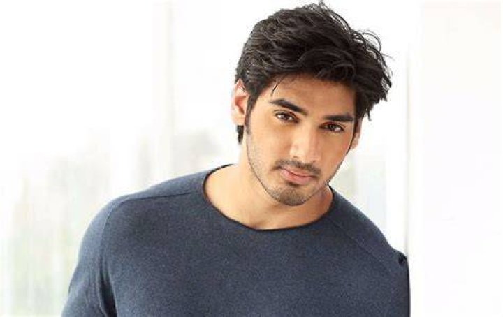 Ahan Shetty height detail