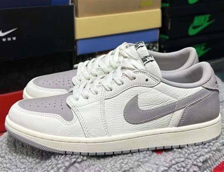 Air Jordan 1 Low 