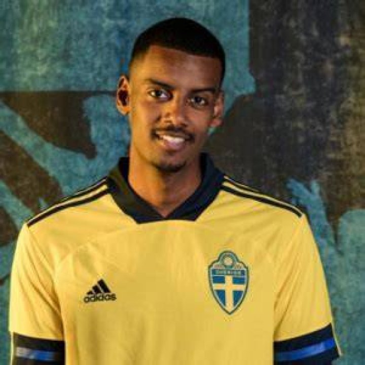 Alexander Isak Biography – Facts, Salary, Parents, Transfer, Age, Wiki
