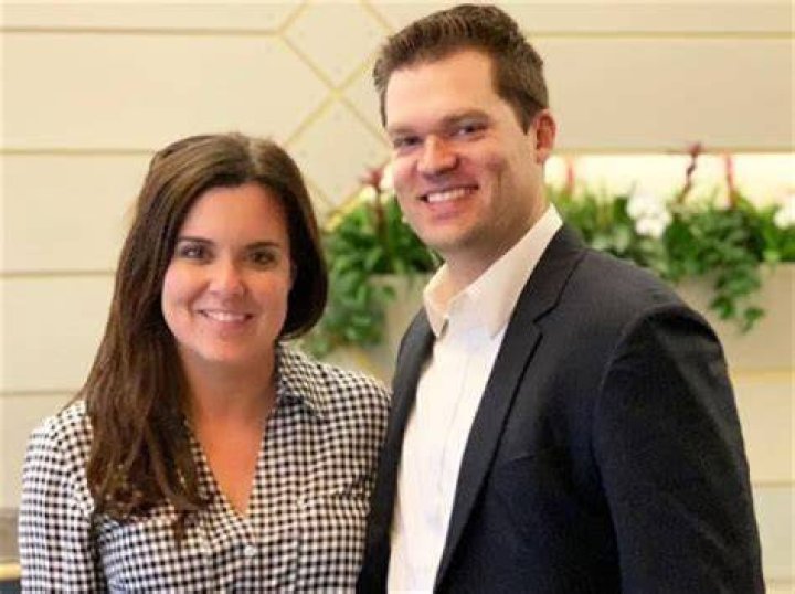 Amy Linker Biography, Age, Height, Husband, Net Worth, Family