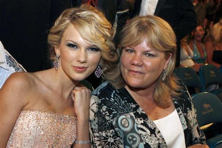 Andrea with her mother Sonia Figueroa