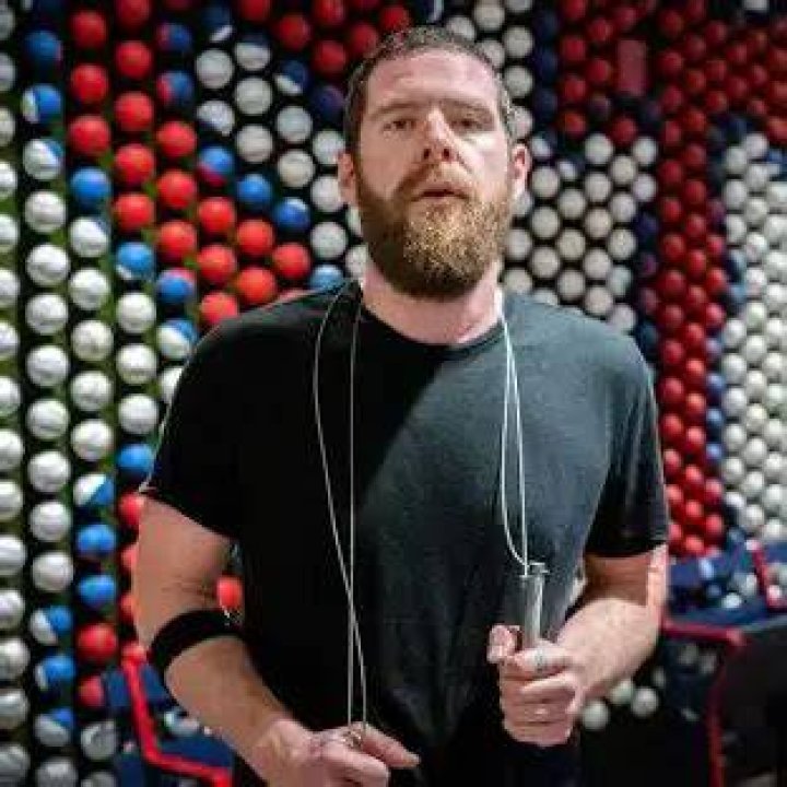 Andy Hull Biography, Age, Height, Wife, Net Worth, Family