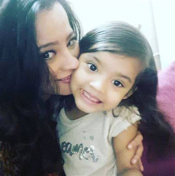 Anil Donde wife and daughter Kiara