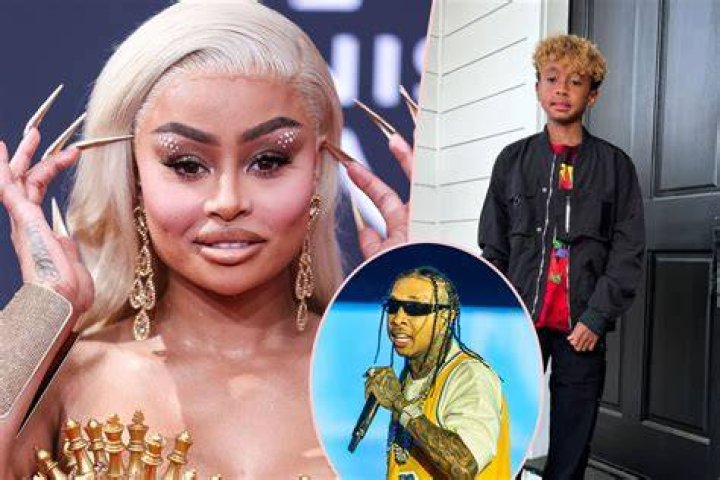 Blac Chyna Posts & Delete Photo Declaring She's 