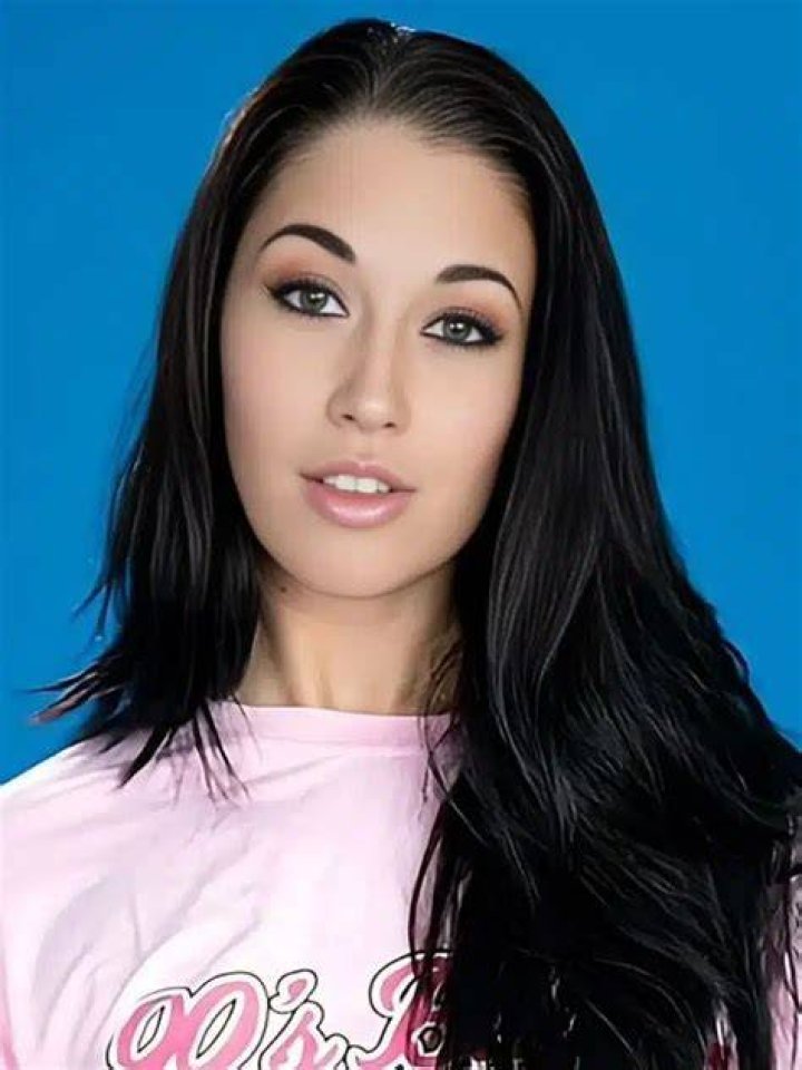 Britton Sear Age, Wiki, Biography, Height, Instagram, Girlfriend, Net Worth