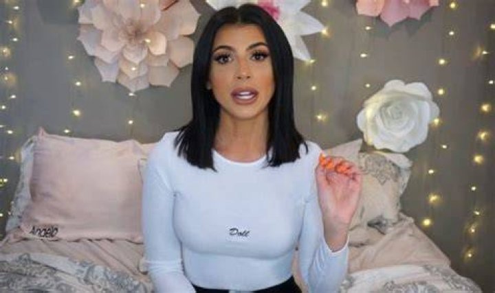 Chloe Khan Net Worth