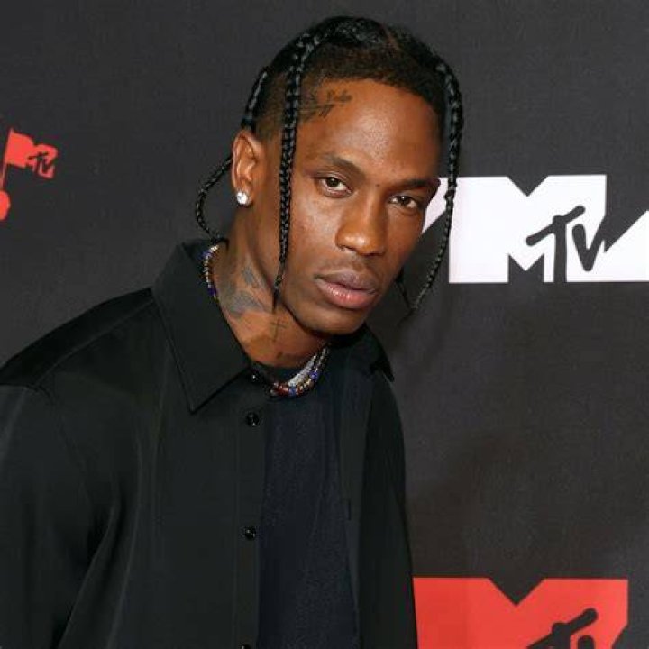 ¿Cuánto mide Travis Scott? – Celebrity.fm