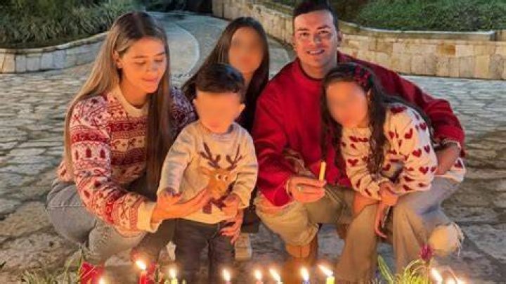 ¿Cuántos años tiene la esposa chicharito?