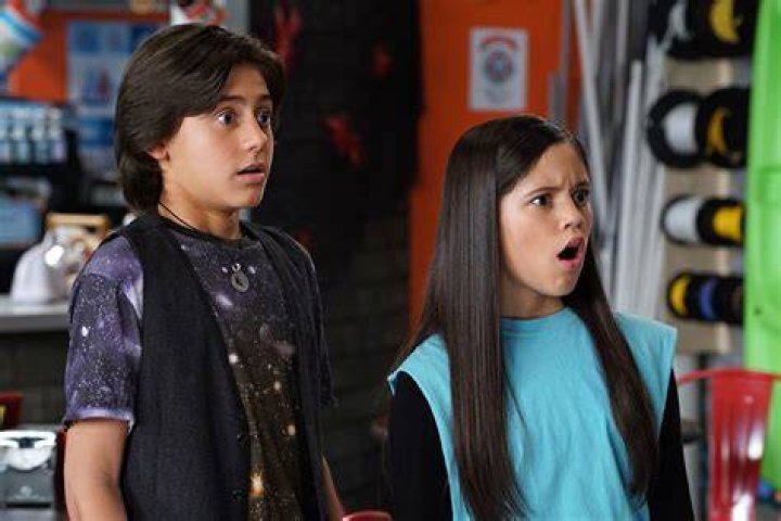 Did Harley and Aidan date in Stuck in the Middle?