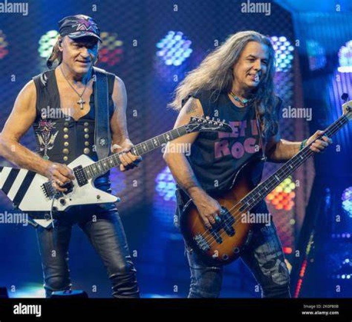 Did Michael Schenker play with the Scorpions?