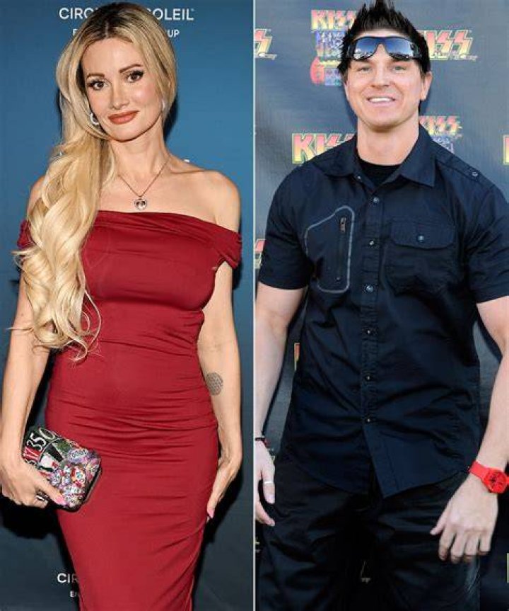Did Zak Bagans and Holly Madison date?