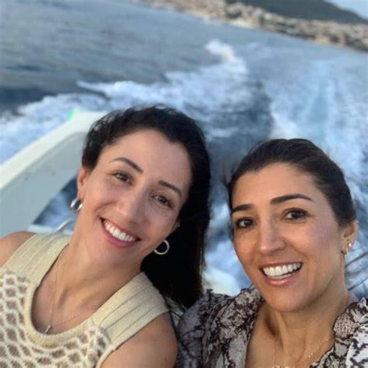 Fabiana and her sister Fernanda Flosi