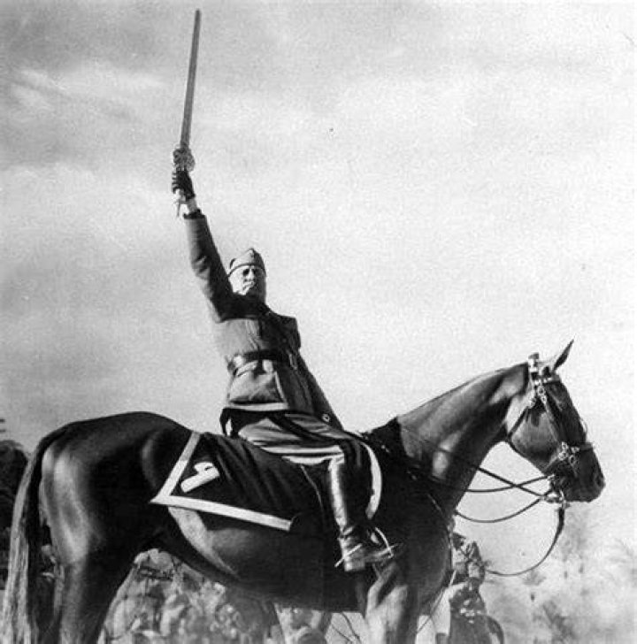 Famous Photoshopped Photos Mussolini Handler