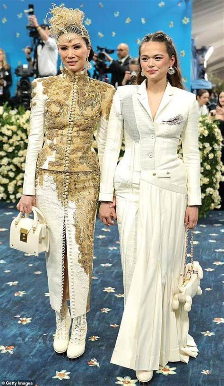 Grace with her mother Wendi Murdoch