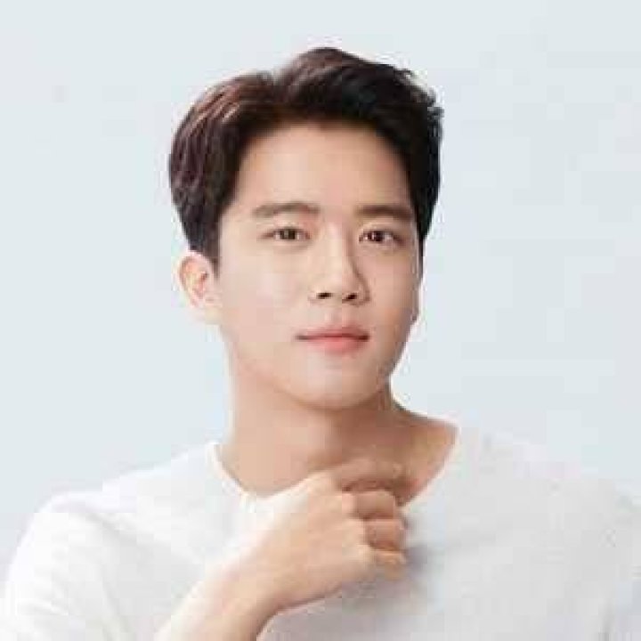 Ha Seok-jin- Net Worth, Age, Ethnicity, Girlfriend, Height, Career