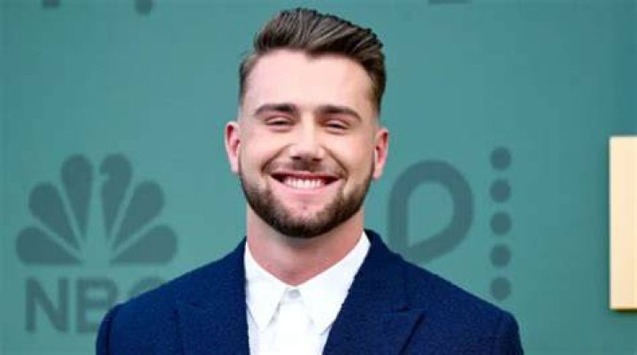 Harry Jowsey height