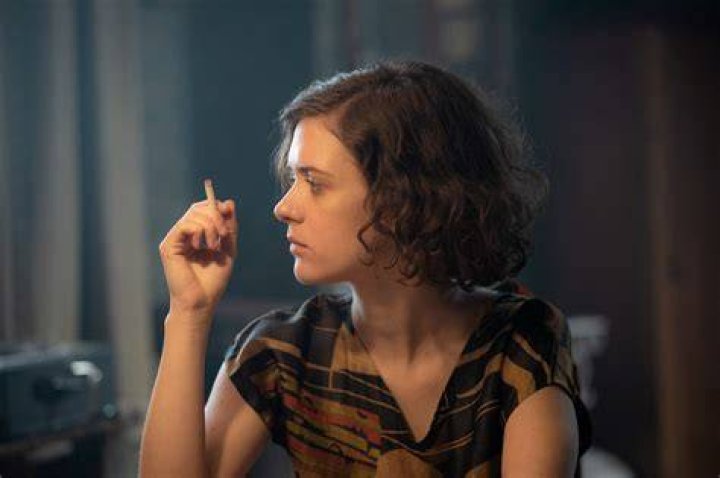 How did Charlotte survive in Babylon Berlin?