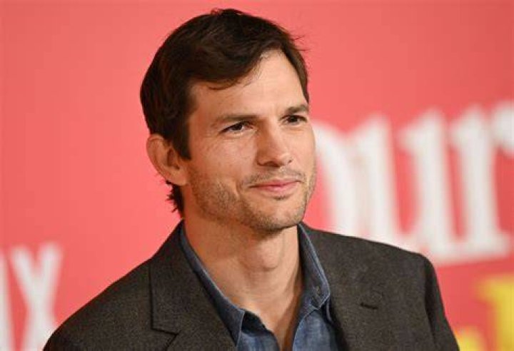 How much does Ashton Kutcher make per episode of the ranch?