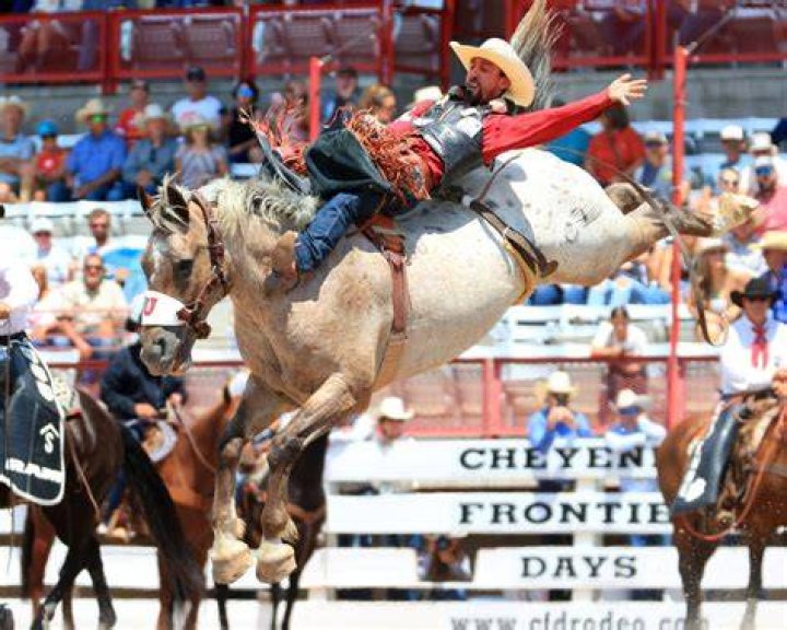 How much does it cost to get into Cheyenne Frontier Days?