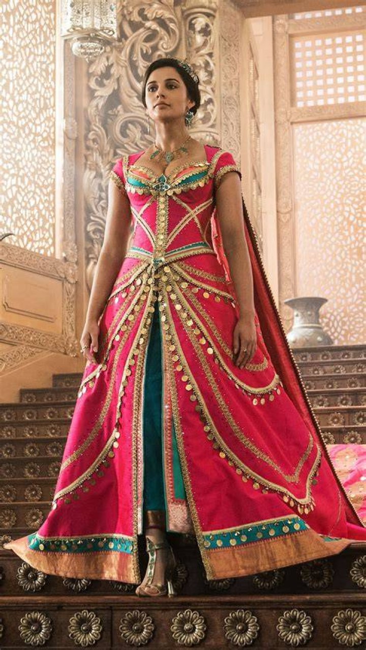 How old is Princess Jasmine in Aladdin 2019?