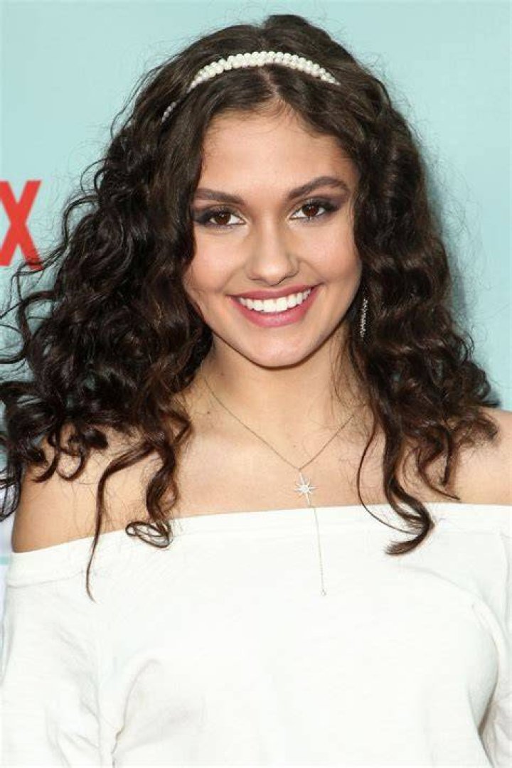 How old is Ronni Hawk?