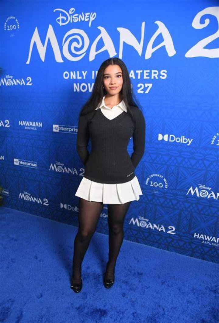How tall is Malia Baker