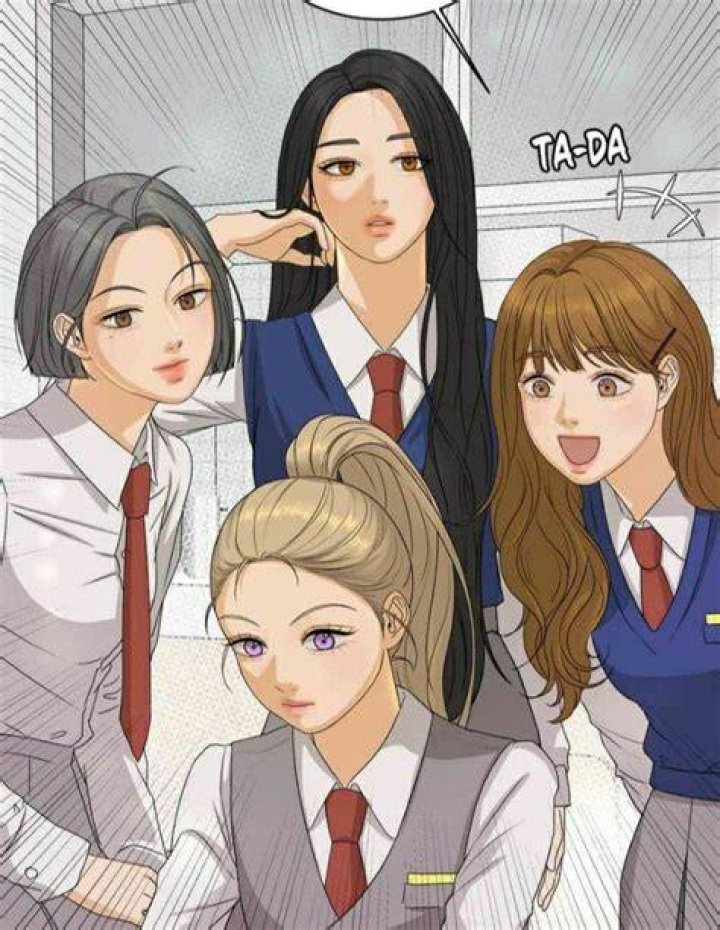 Hyojeong with her friends