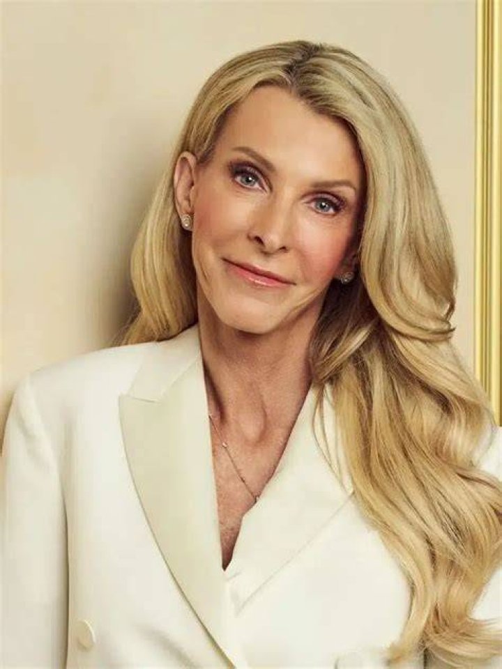 Joan Vassos wiki