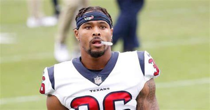 Jonathan Owens wiki