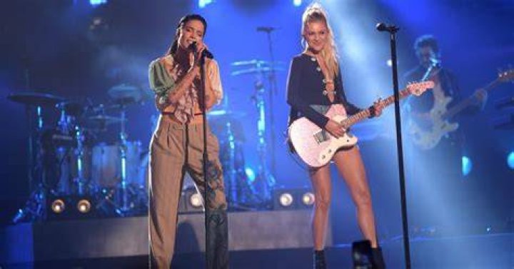 Kelsea Ballerini and Halsey CMT Crossover