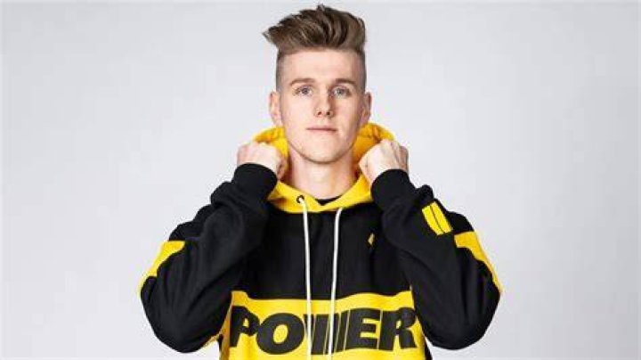 Lachlan Power Age: 10 Facts On Australian YouTuber