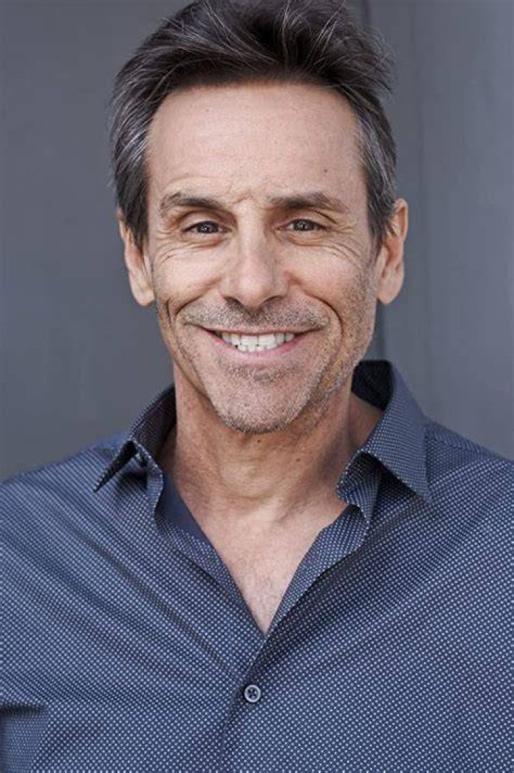 Larry Romano (King of Queens) Bio – Is Related Ray Romano?