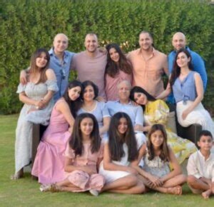 Lojain Omran complete family