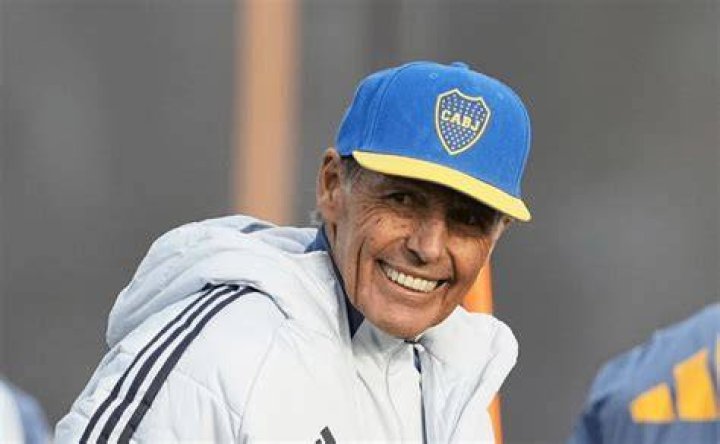 Miguel Indur&aacute;in