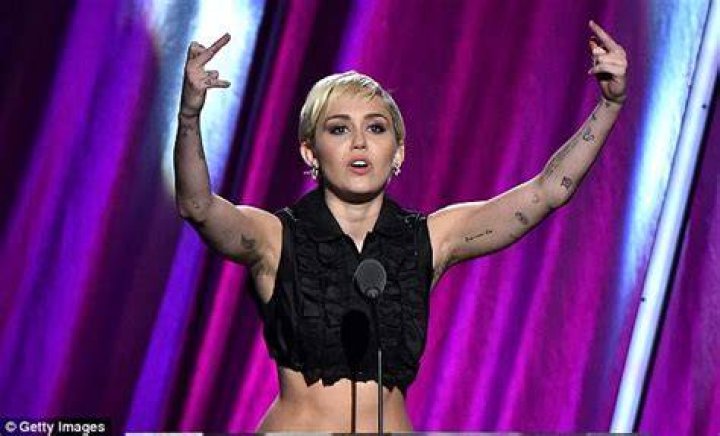 miley cyrus armpits miley cyrus armpits