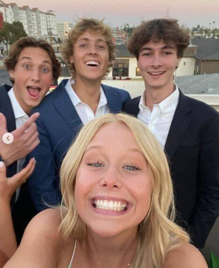 Miranda McKeon with her friends