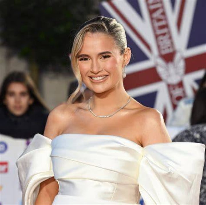 Molly Mae Hague Career, Professional Life & Net worth