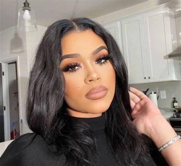 Mulan Hernandez posted a picture with her boyfriend Bol Bol