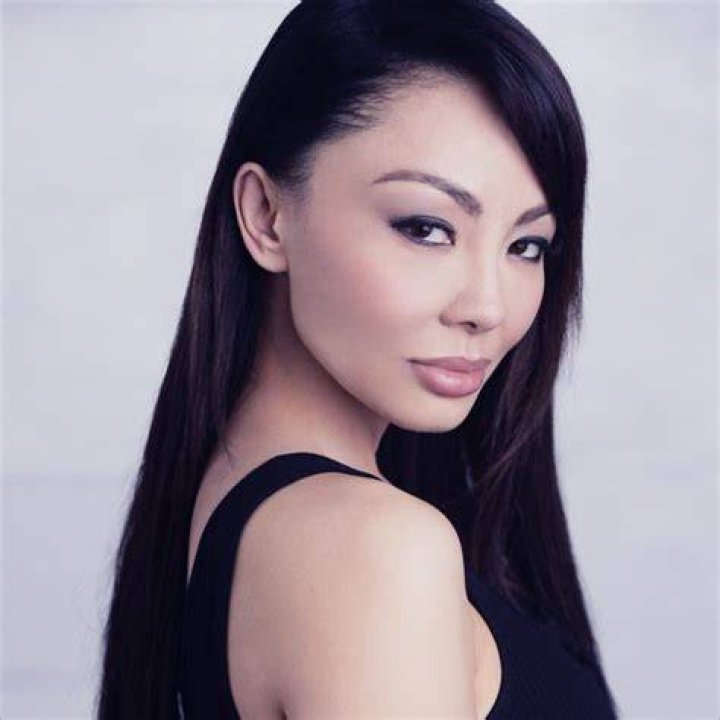 Natasha Yi wiki