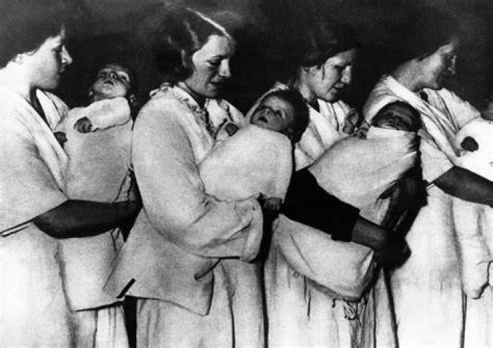 Nazi Women With Babies