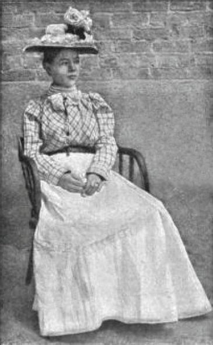 Pearl Hart In A Dress