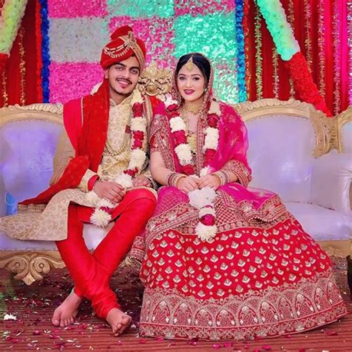 Rachit Rojha and Sibbu wishing Happy Dussehra to their fans
