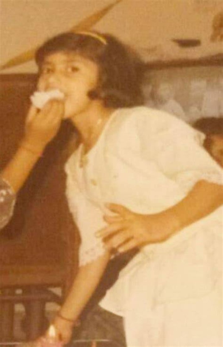 Richa Gera childhood image with her brother