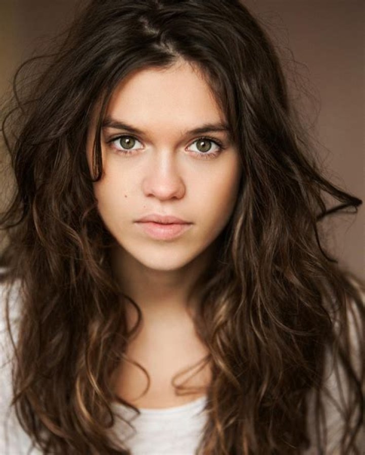 Sabrina Bartlett is famous for her role in the show Bridgerton