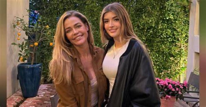 Sami Sheen with her mom, dad, and sister
