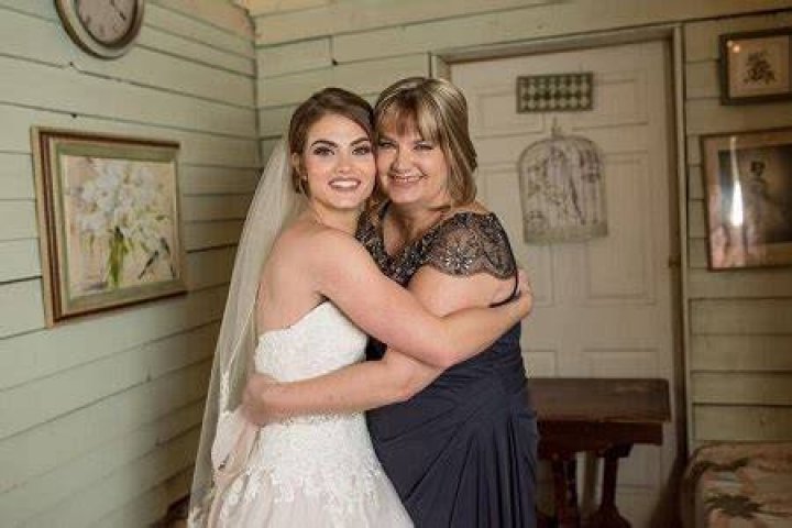 Sara Lee with her mother