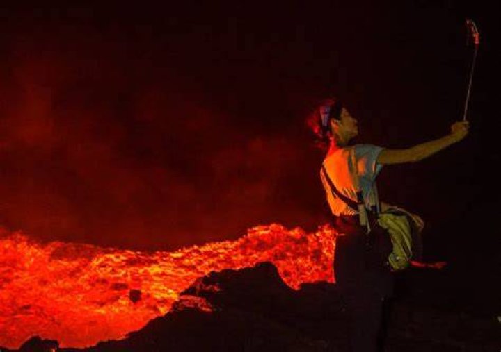 Selfie Lava