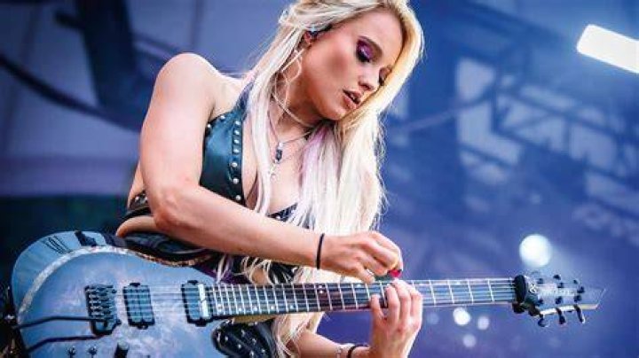 Sophie Lloyd wiki